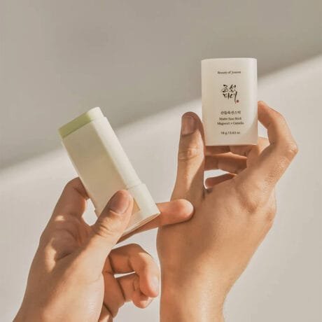 beauty-of-joseon-matte-sun-stick-mugwort-camelia-spf50-18g-2